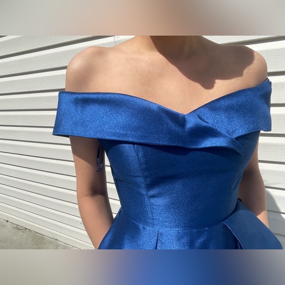Blue prom dress - Picture 4 of 5